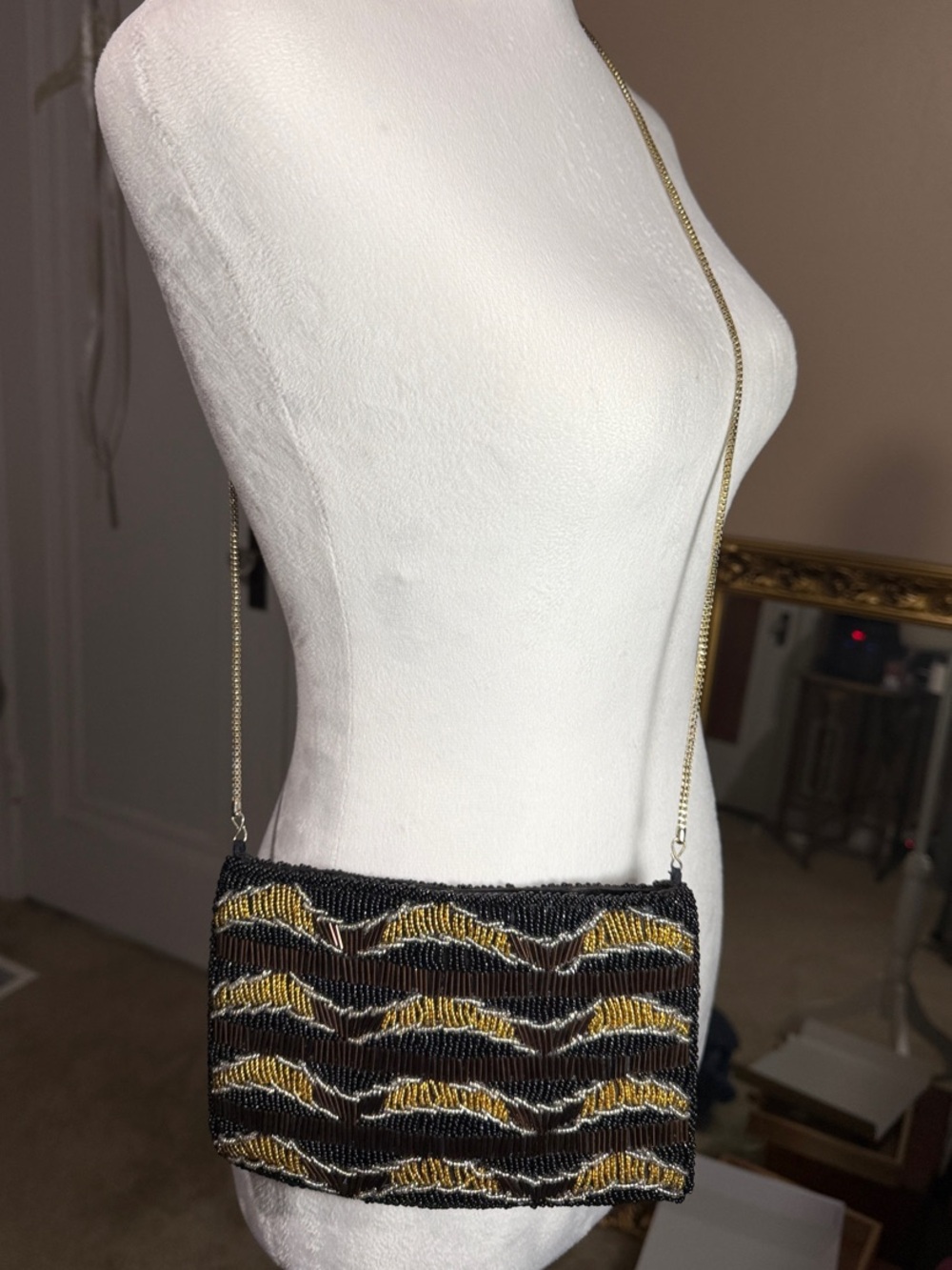 Vintage Brand: La Regale L Beaded Wave Clutch Black & Gold Evening Bag Crossbody